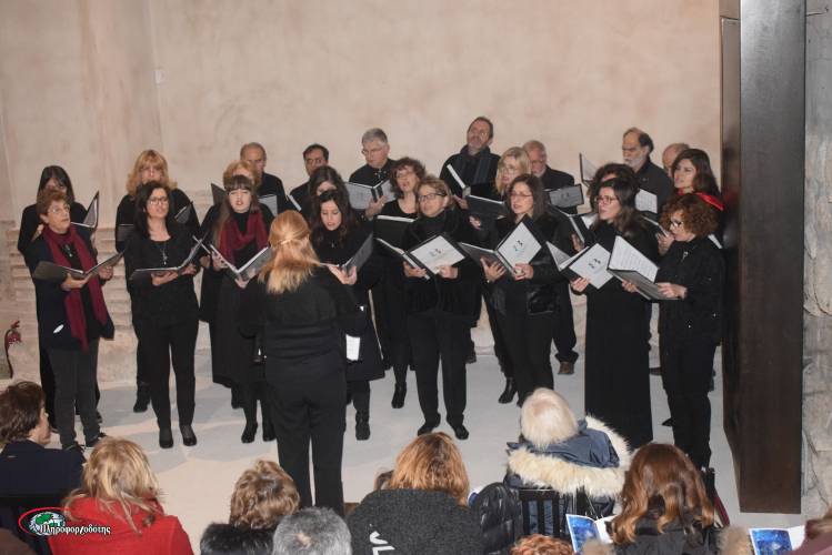 Χριστουγεννιάτικη συναυλία πραγματοποίησε η χορωδία Ηχώ Βερόης στην Βέροια (φωτογραφίες, βίντεο)
