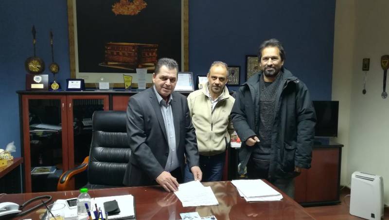 Αντικατάσταση κουφωμάτων σε σχολεία του Δήμου Νάουσας από την Αντιπεριφέρεια