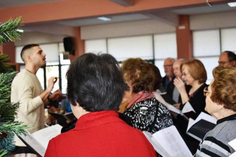 Χριστουγεννιάτικη δράση ΚΑΠΗ και Ειδικού Σχολείου στην Αλεξάνδρεια