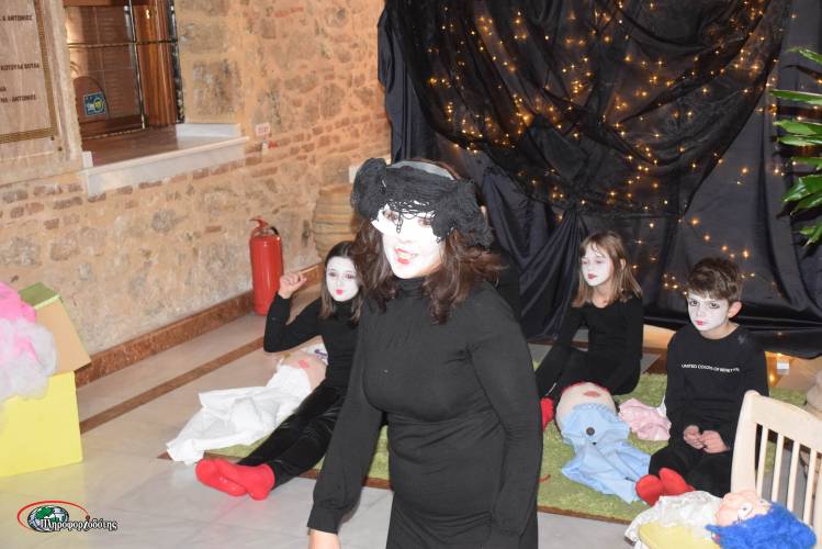 “Ένα εικαστικό ταξίδι στο άπειρο” παρουσίασε το “Σπίτι της γιαγιάς Μαρίκας” (φωτογραφίες, βίντεο)
