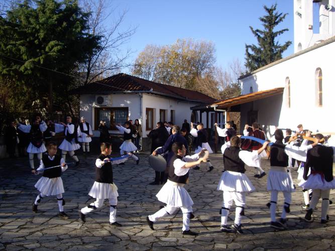 Ρουγκάτσια και γουρουνοχαρά στην Βεργίνα