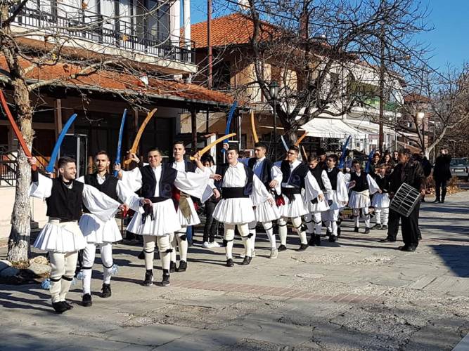 Αναβίωσαν τα Ρουγκάτσια και η Γουρουνοχαρά στην Βεργίνα