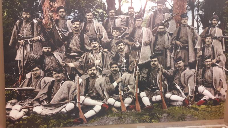 Ο Μητροπολίτης ξενάγησε βουλευτές, δημάρχους, αντιπεριφερειάρχη στο Βλαχογιάννειο