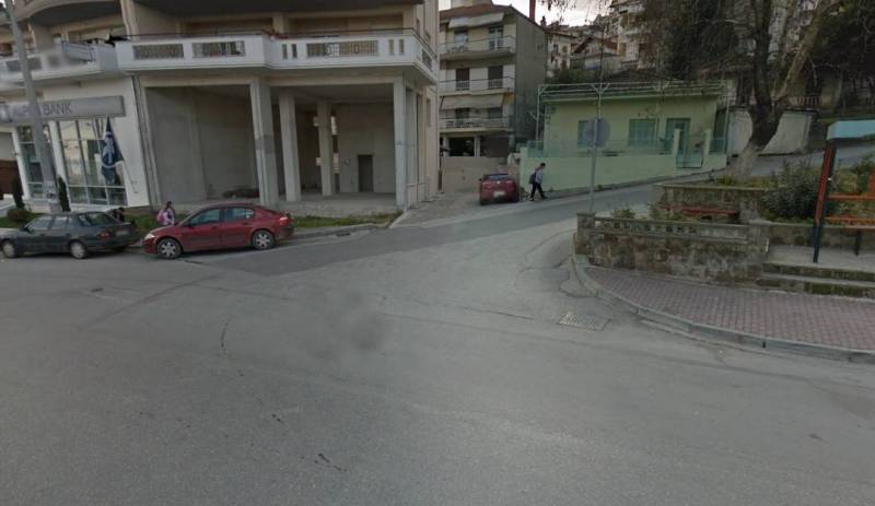 Βέροια: Προσπάθησε να σταματήσει το αυτοκίνητό του που τσουλούσε στον κατήφορο και τραυματίστηκε