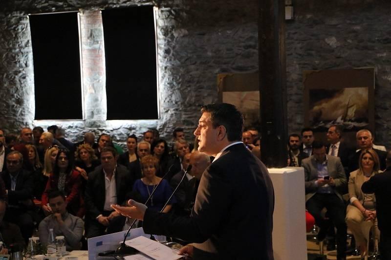 Περιφέρεια: 100 υποψηφίους ανακοίνωσε ο Απόστολος Τζιτζικώστας