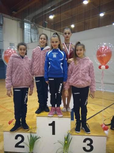 Με μετάλλια και διακρίσεις επέστρεψε η ρυθμική του Φιλίππου