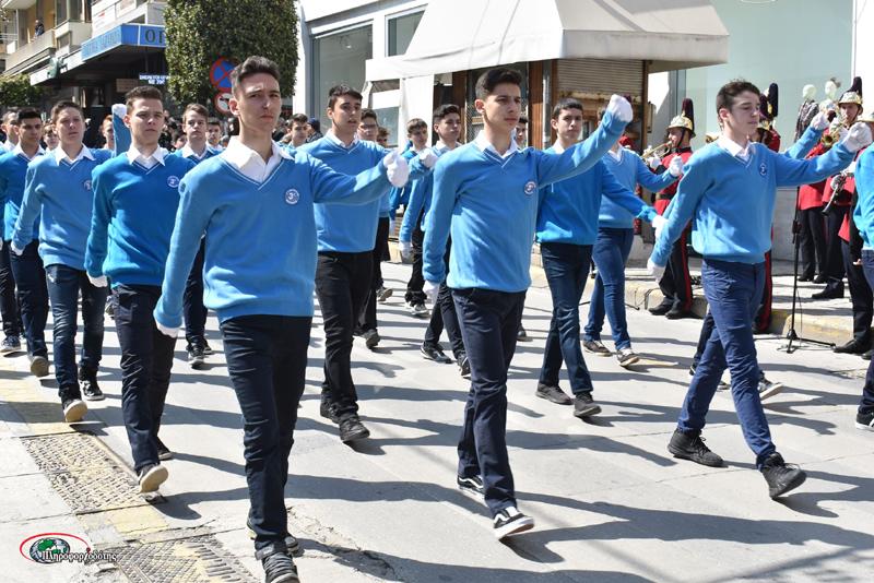 Με λεβεντιά παρέλασαν τα Γυμνάσια της Βέροιας (φωτογραφίες)