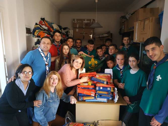 Οι πρόσκοποι της Βέροιας παρέδωσαν τρόφιμα στον Όμιλο Προστασίας Παιδιού Βέροιας