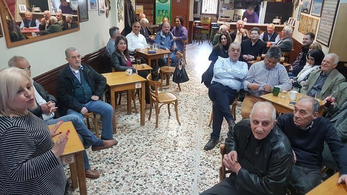 Η Γεωργία Μπατσαρά ξεκίνησε τις επαφές με πολίτες της γειτονιάς
