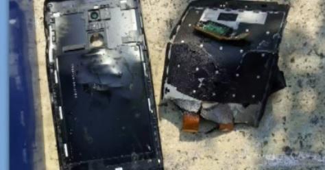 Ανατινάχτηκε κινητό στο χέρι 24χρονης στη Βέροια (βίντεο)