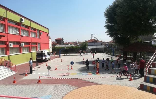 Μαθήματα οδικής ασφάλειας στο 4ο Δημοτικό Βέροιας
