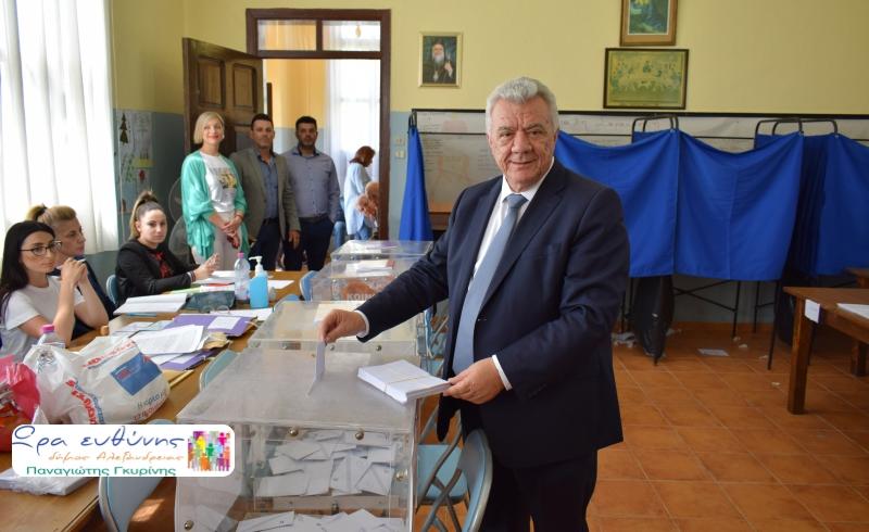 Στο Καλοχώρι ψήφισε ο δήμαρχος Αλεξάνδρειας