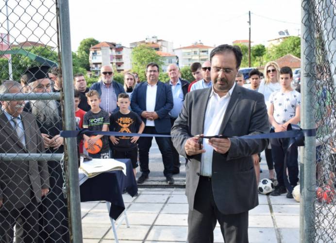 Εγκαινιάσθηκε ο νέος τάπητας στο γήπεδο 5χ5 στον Προμηθέα