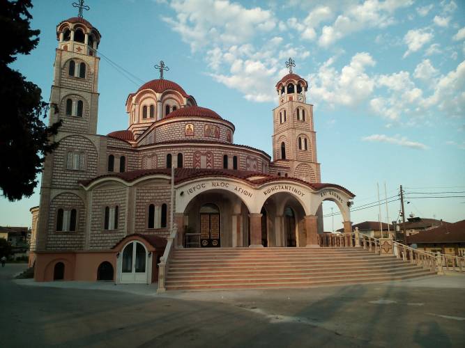 Πανηγυρικός εορτασμός με λιτανεία και χορούς στο Διαβατό, στο ναό Αγίου Κωνσταντίνου και Ελένης