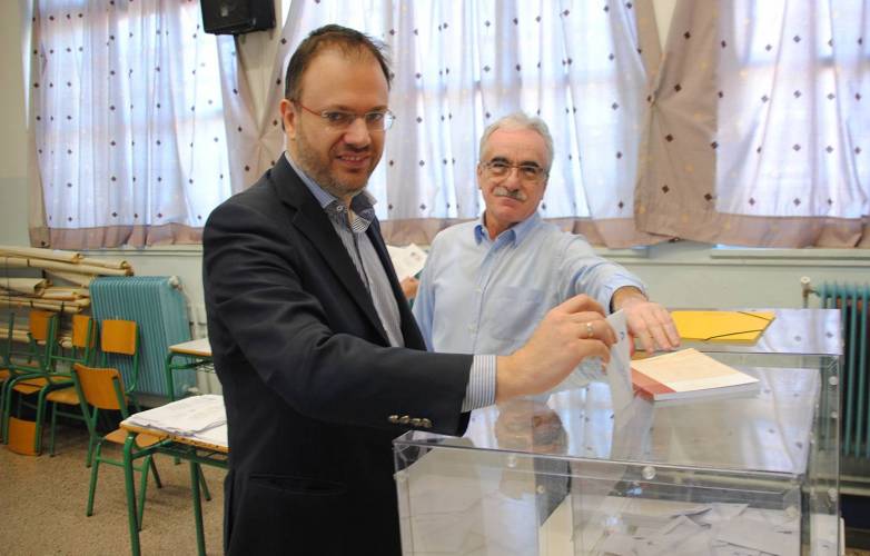 Στη Βέροια ψήφισε ο Θεοχαρόπουλος