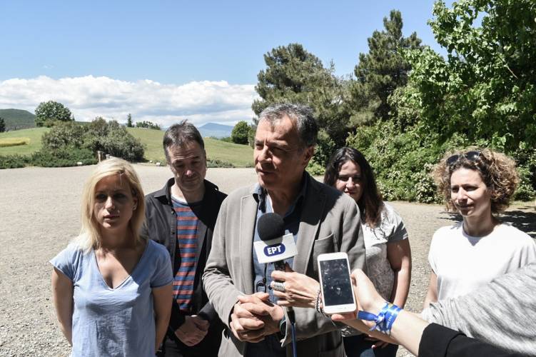 Δήλωση του Σταύρου Θεοδωράκη από τις Αιγές