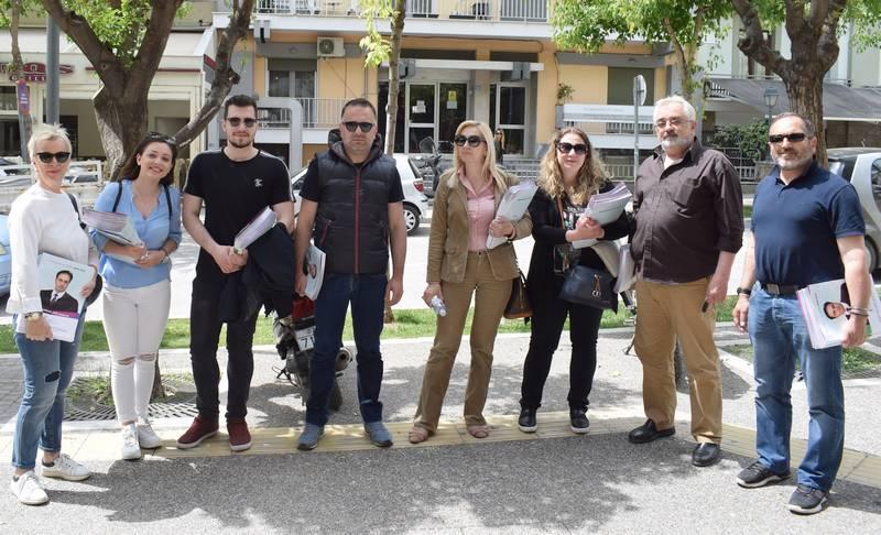 Το μήνυμα του συνδυασμού πόρτα – πόρτα