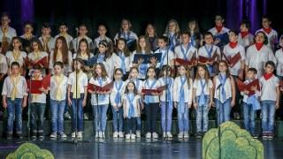 Οι απόφοιτοι των 10ου και 1ου Δημοτικού Νάουσας αποχαιρέτησαν τα σχολεία τους μελωδικά