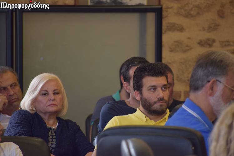 Με νέα πρόσωπα η πρώτη συνεδρίαση του Δημοτικού Συμβουλίου Βέροιας (φωτογραφίες)