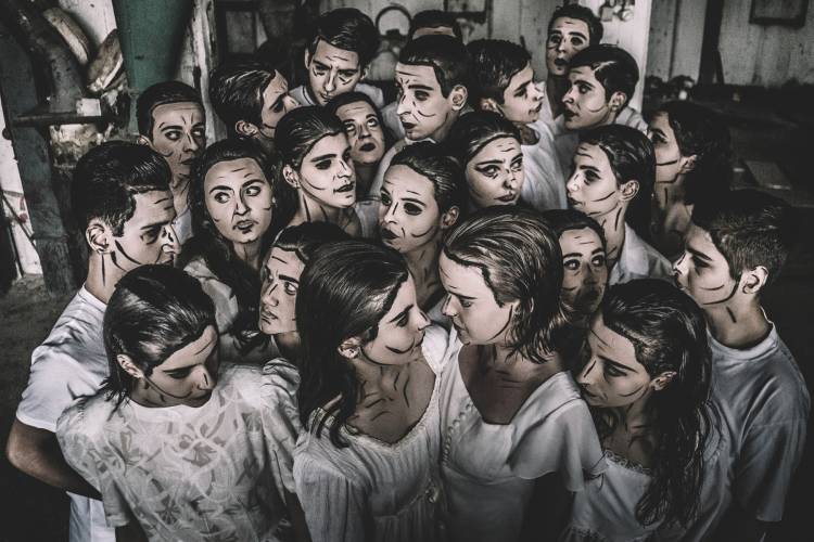 Η Ομάδα «Ορίζοντες» του ΔΗΠΕΘΕ θα παρουσιάσει την παράσταση “Ιστορίες στο σκοτάδι”