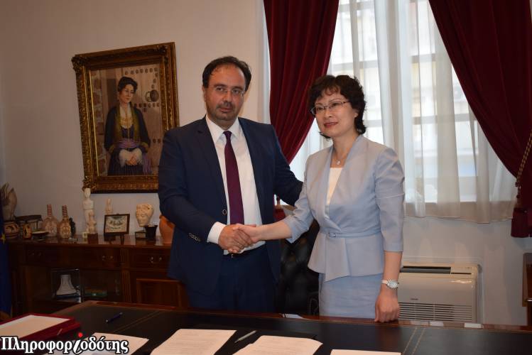 Δρόμους συνεργασίας ανοίγουν οι δήμοι Βέροιας και Απαγορευμένης Πόλης του Πεκίνου (φωτογραφίες, βίντεο)