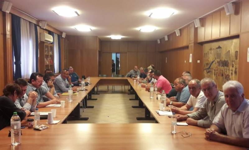 Ποια μέτρα θα πάρει το Υπουργείο Αγροτικής Ανάπτυξης για το επιτραπέζιο ροδάκινο