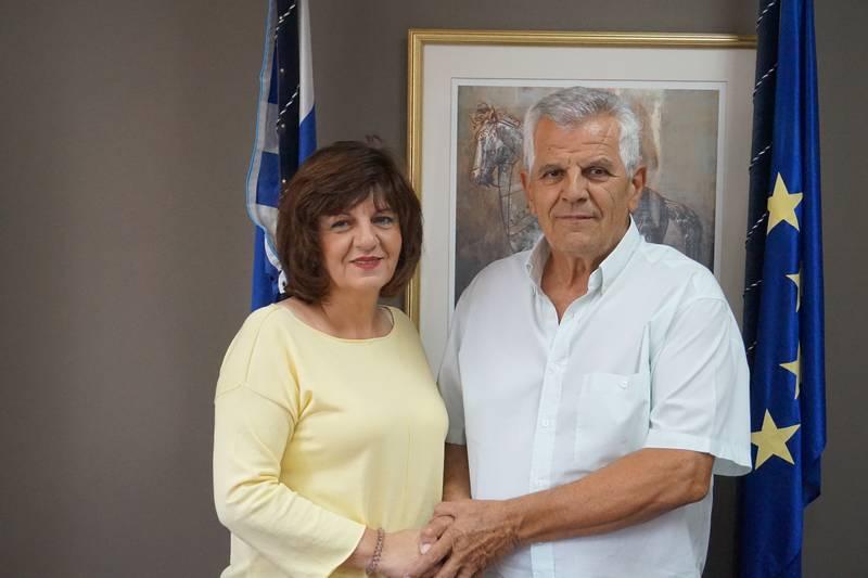 Τα εύσημα σε Καρασαρλίδου για την λειτουργία του αιμοδυναμικού εργαστηρίου