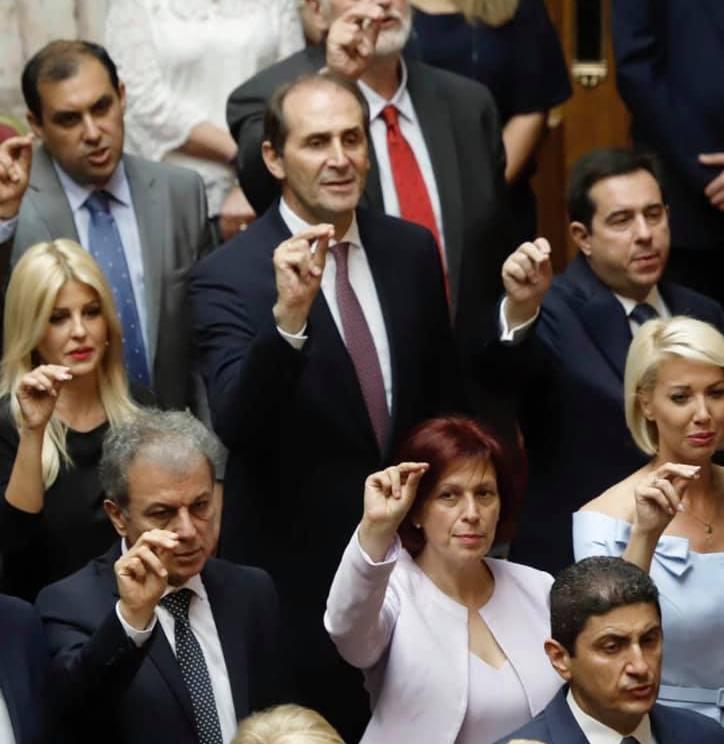 Βεσυρόπουλος: “Ένα μήνυμα για όλα τα παιδιά που έδωσαν τη μάχη των πανελλαδικών εξετάσεων”