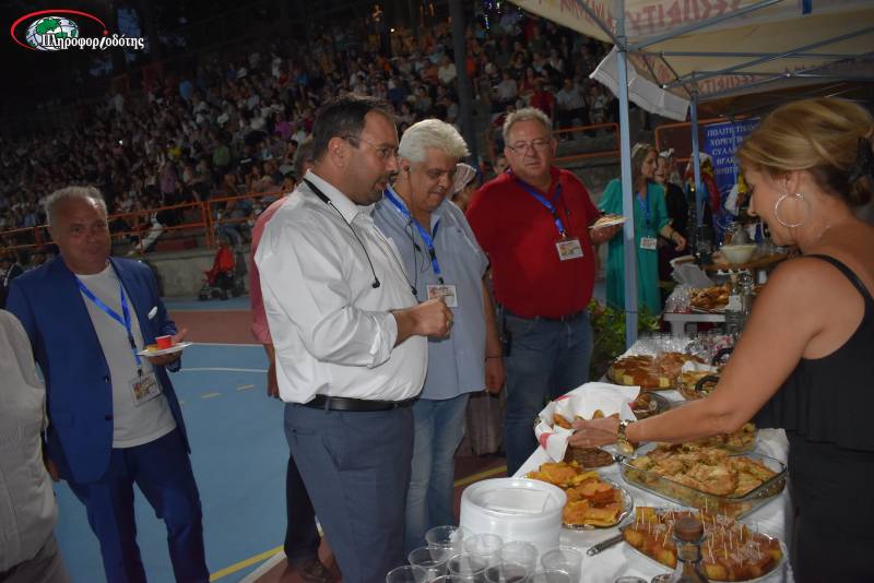 Ο Σύλλογος Θρακών Κομοτηνής κέρδισε τον Διαγωνισμό Περιπτέρου του Φεστιβάλ Παραδοσιακών Χορών Δήμου Βέροιας (φωτογραφίες)