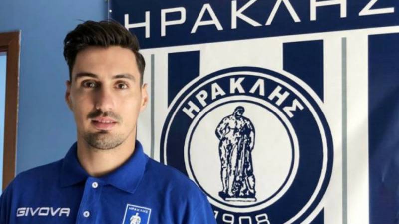 Ο επιθετικός Γιάννης Πασάς στην Βέροια