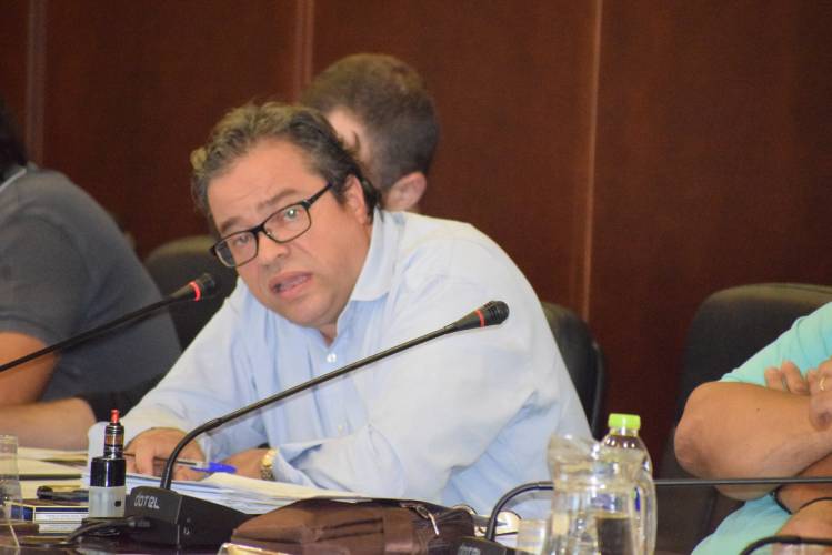 Μαρκούλης: “Βαφτίζουν το κρέας ψάρι στη ρήτρα αναπροσαρμογής”