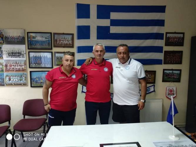 Ο Βασίλης Αργυρίου στον πάγκο της Αγίας Μαρίνας