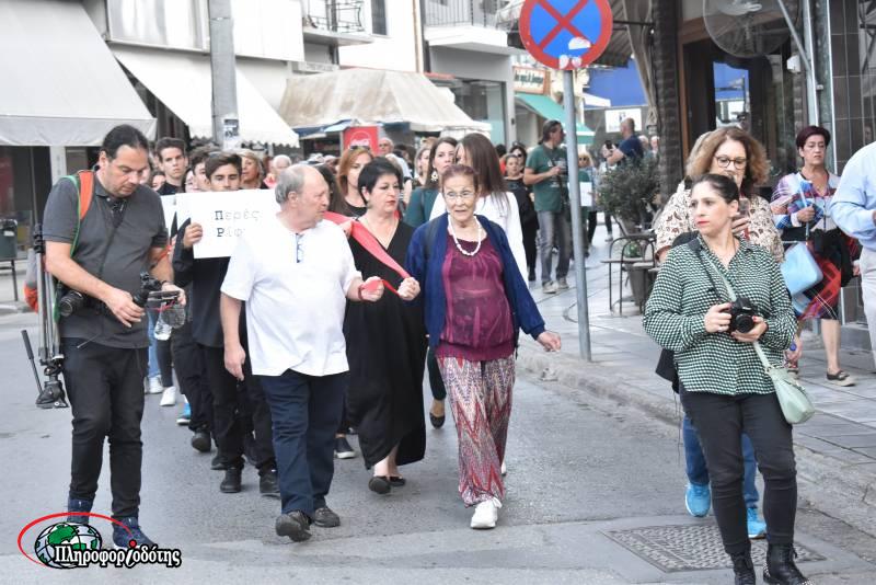 Βέροια: Ένα κόκκινο νήμα στην μνήμη των Εβραίων της πόλης που θανατώθηκαν από τους Ναζί (φωτογραφίες, βίντεο)