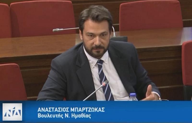 Τη διασφάλιση ότι κανένα παιδί δε θα μείνει εκτός παιδικού σταθμού ζητά ο Τάσος Μπαρτζώκας