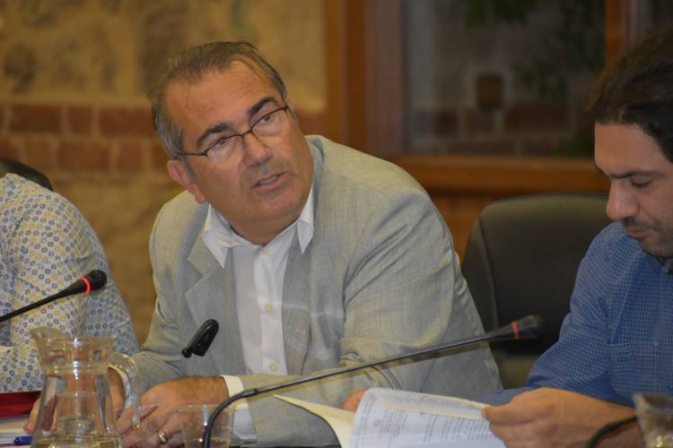 Παυλίδης: “Ο δήμαρχος προσπαθεί να σαμποτάρει την συνάντηση αρχηγών παρατάξεων”