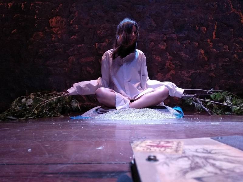 Hikikomori «Άνθρωποι νησιά σ’ έναν ωκεανό απομόνωσης» στο Prismatique Project