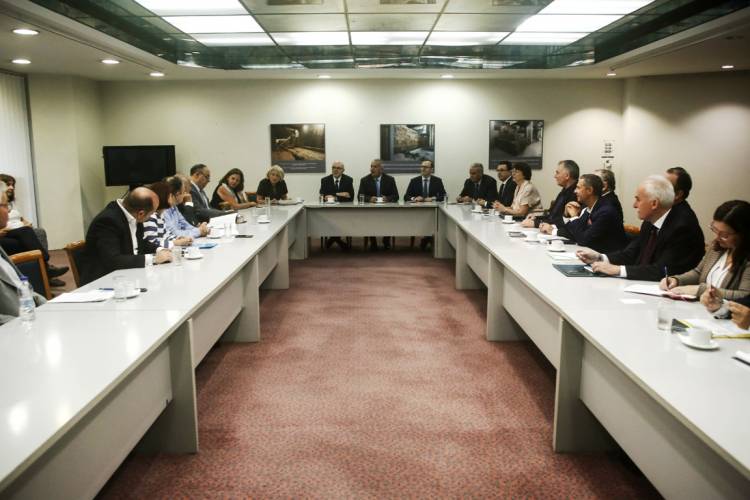 Σύσκεψη με φορείς του κλάδου γαλακτοκομίας, με συμμετοχή του ΥπΑΑΤ, Μ. Βορίδη, και του Υφ. Εξωτερικών για την Οικονομική Διπλωματία, Κ. Φραγκογιάννη