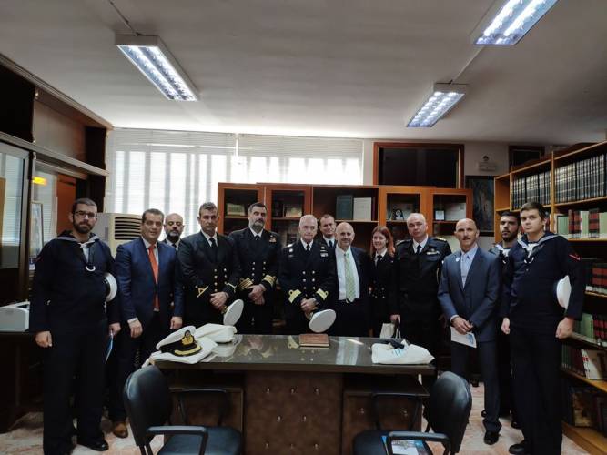 Ο κυβερνήτης του αντιτορπιλικού “Βέλος” στην Εύξεινο Λέσχη Νάουσας