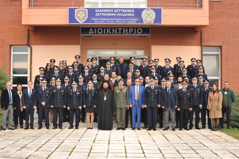 Βέροια: Απονομή πτυχίων στους σαράντα ένα Αξιωματικούς του Τμήματος Επαγγελματικής Μετεκπαίδευσης Επιτελών Στελεχών