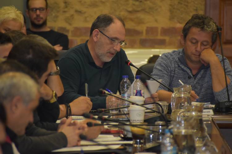 Προβλήματα σχολικών μονάδων έθεσε στην συνεδρίαση του Δημοτικού Συμβουλίου ο Γιάννης Τσαναξίδης