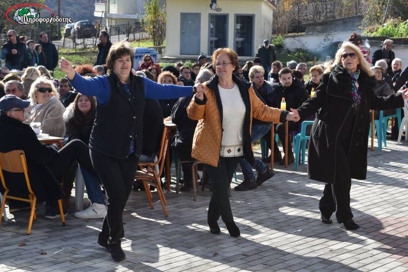 Με πολύ κέφι η Γιορτή Τσιγαρίδας στην Συκιά (φωτογραφίες, βίντεο)