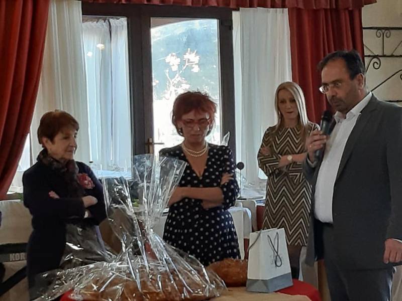Η Εφορεία Αρχαιοτήτων Ημαθίας και οι Φίλοι του Πολυκεντρικού Μουσείου Αιγών έκοψαν την βασιλόπιτα