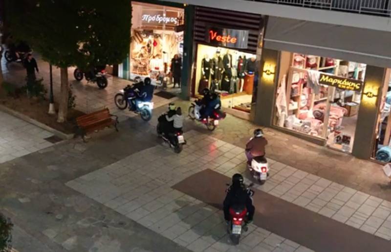 Δίκυκλη διαμαρτυρία φίλων του ΠΑΟΚ στο κέντρο της Βέροιας