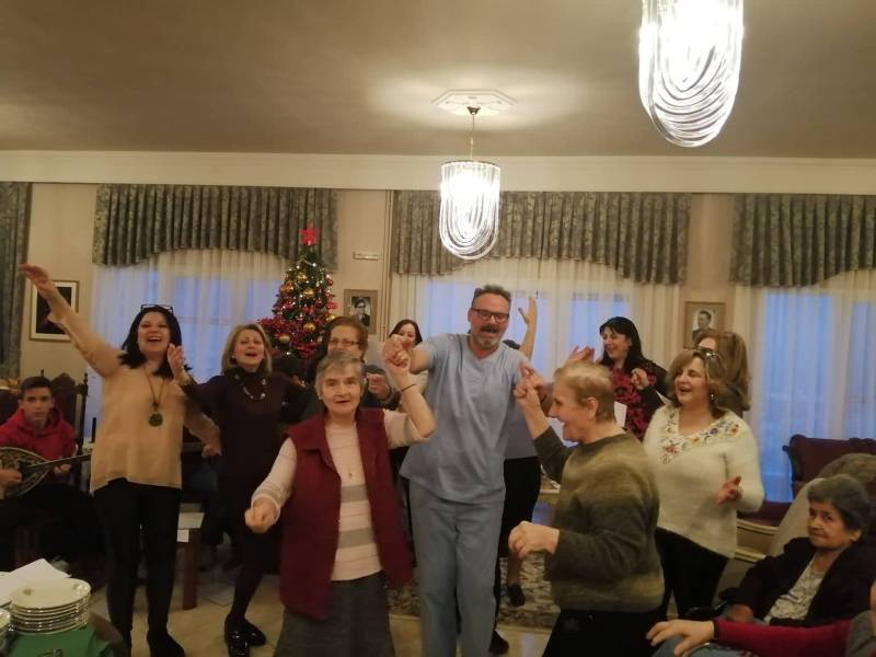 Μελωδικές ευχές του Μονογράμματος στο Γηροκομείο Βέροιας (φωτογραφίες)
