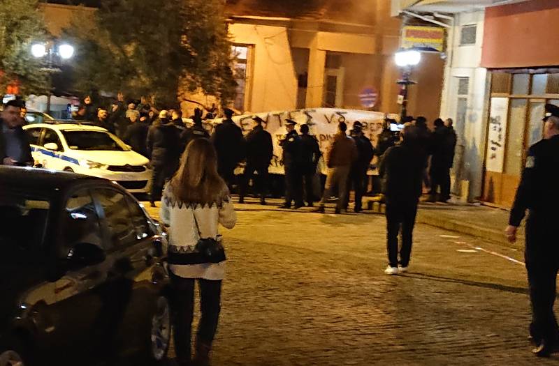 Οι φίλοι του ΠΑΟΚ διέκοψαν και ματαίωσαν την συνάντηση Βορίδη με τους αγρότες στην Βέροια (βίντεο)