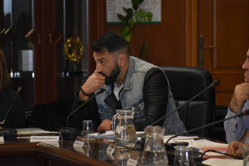 Τσανακτσίδης: Τι γίνεται με κορονοϊό και μπάρες στον πεζόδρομο; (βίντεο)