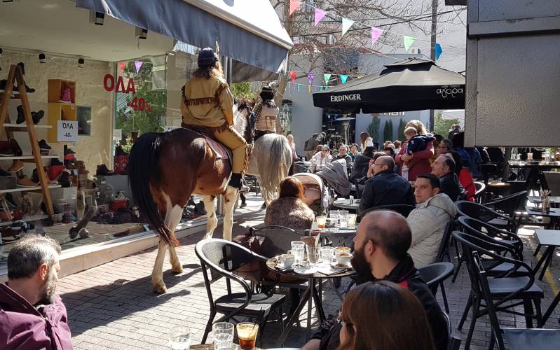 Ινδιάνοι “εισέβαλλαν” στο κέντρο της Βέροιας