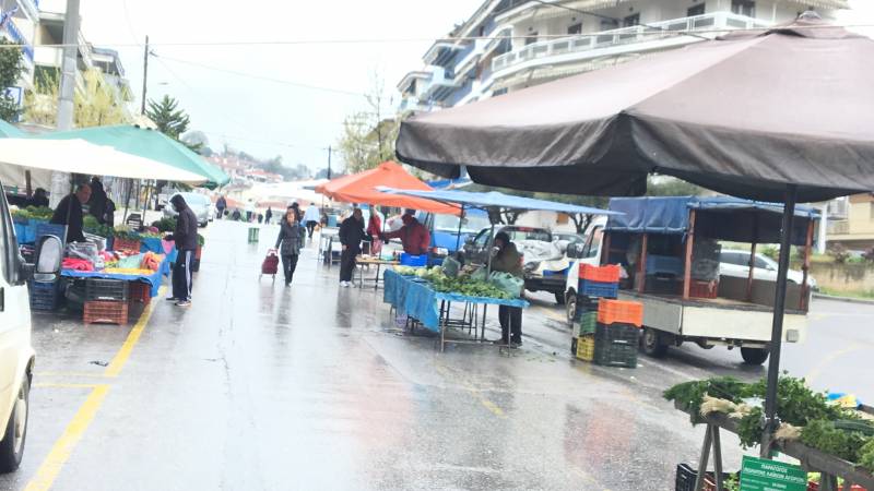 Άδεια η λαϊκή της Βέροιας (φωτογραφίες, βίντεο)