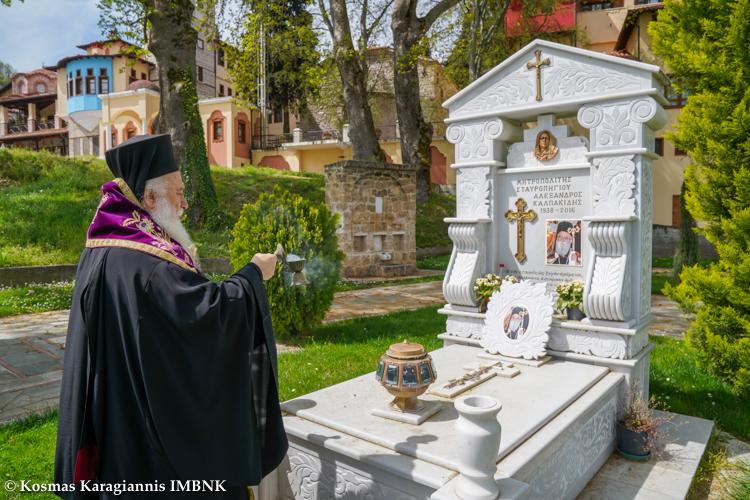 Τρισάγιο από τον Μητροπολίτη για τους κεκοιμημένους της επαρχίας μας στο Κοιμητήριο Βεροίας (φωτογραφίες)