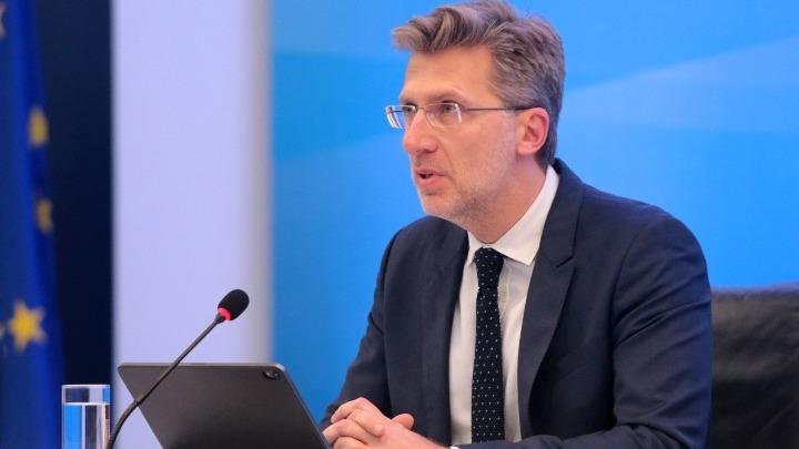 Μετάβαση στην επόμενη φάση σε 3 άξονες – Χρήση μάσκας σε κλειστούς χώρους